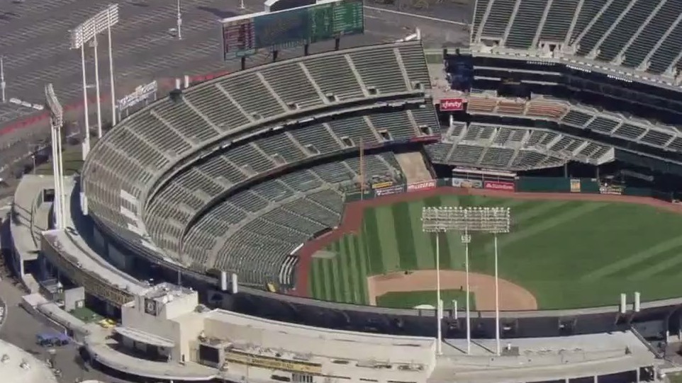Oakland plans to sell its half of Coliseum