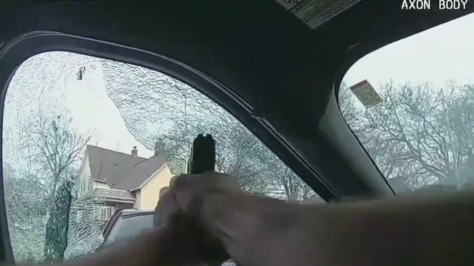 Illinois police shooting in Wisconsin, new video