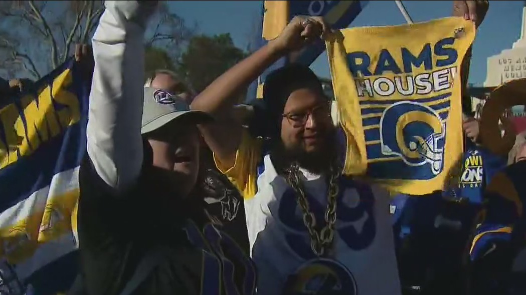 Fans line streets for Rams Super Bowl parade