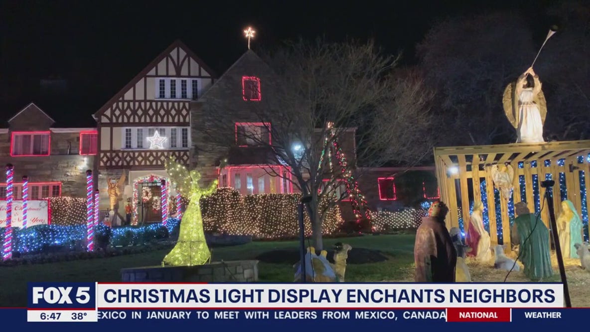 Christmas lights display enchants neighbors in Northwest