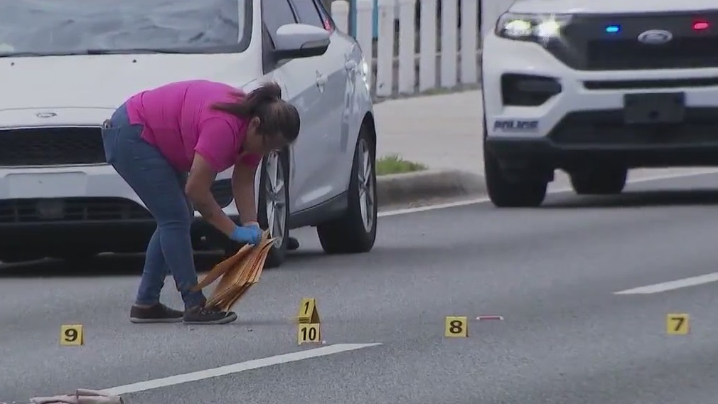 Suspect on the run in Daytona Beach shooting
