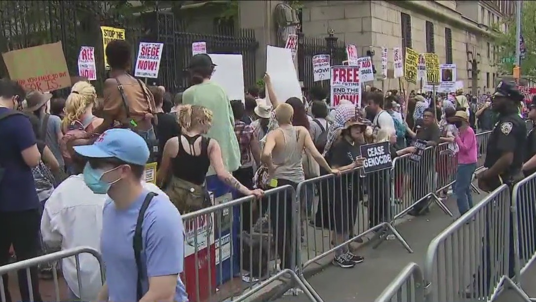 Pro-Palestine protesters defy Columbia's deadline