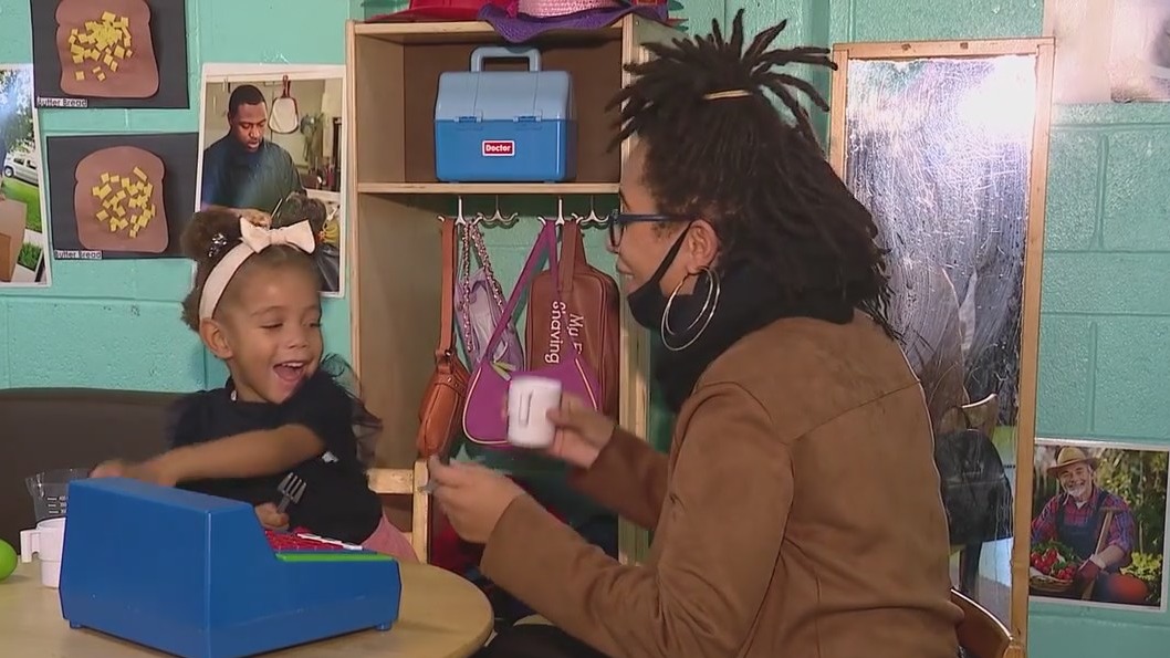Program aims to help Chicago families experiencing homelessness, other struggles