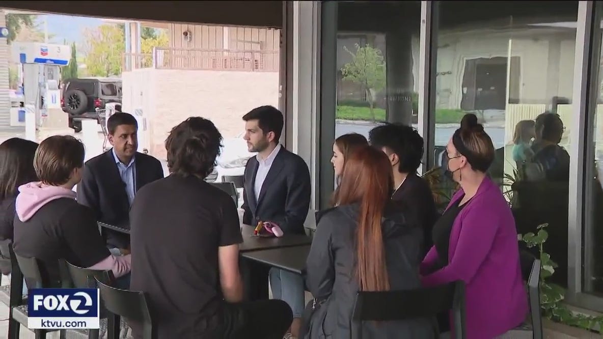 Rep. Ro Khanna meets with Sunnyvale Starbucks workers ahead of union vote
