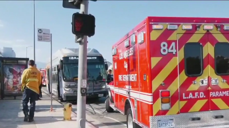 Man stabs Metro bus driver in Woodland Hills