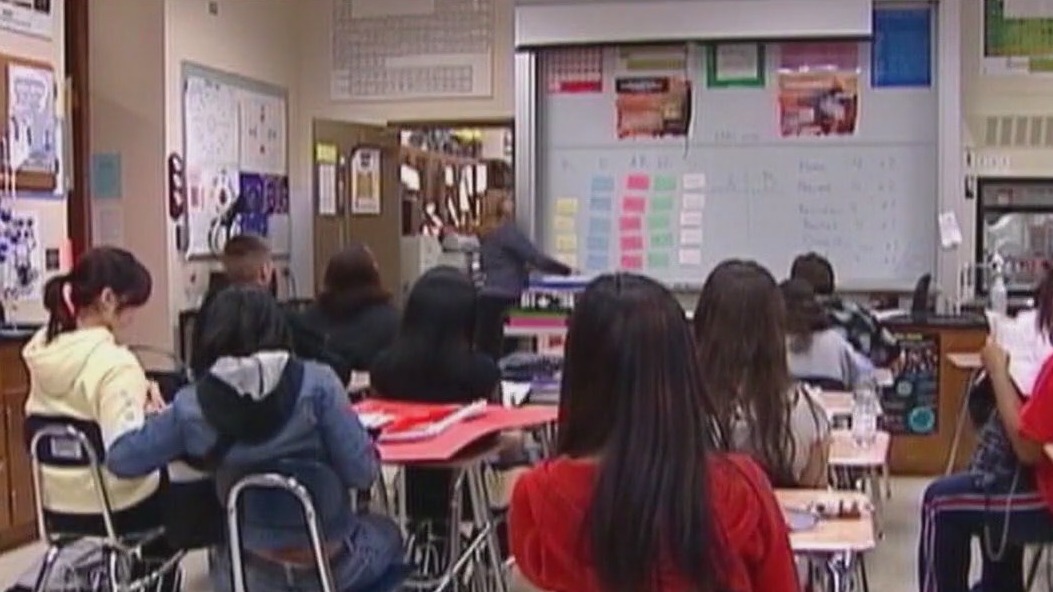 Illinois lawmakers look to extend moratorium on school closures