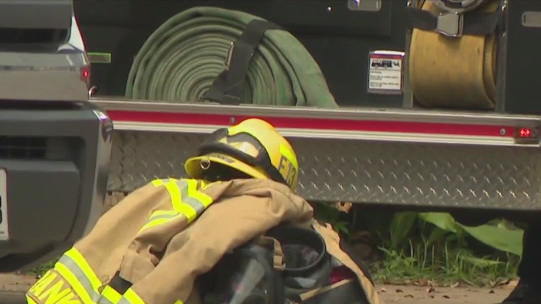 Austin firefighter stabbed while putting out fires