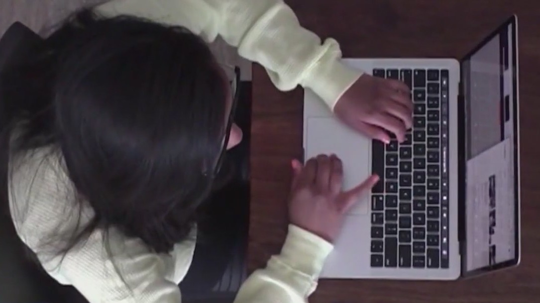 How to avoid porch pirates, shop safely online, with tips from Houston police