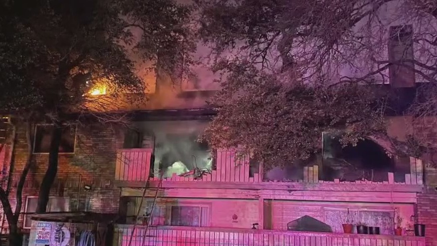 NW Austin apartment fire: 16 residents displaced