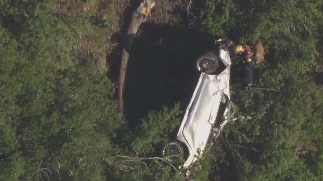 Car falls 500 ft. off cliff; driver rescued