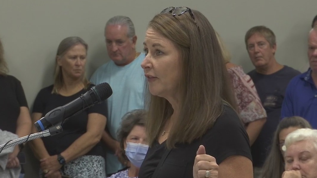 Residents pack short-term rentals meeting