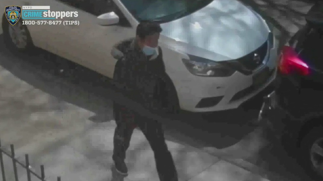 NYPD looking for suspect in random Brooklyn stabbing