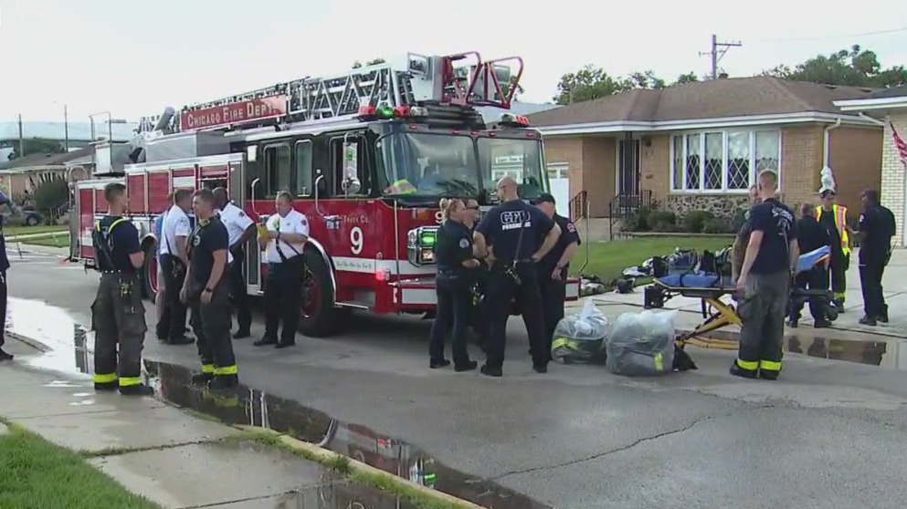 Chicago firefighter seriously injured battling house fire