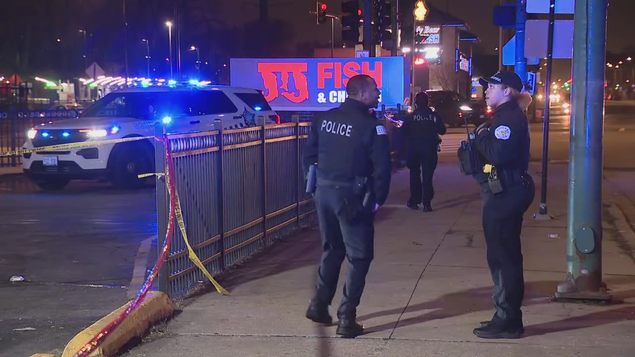 Teen reportedly critically wounded in Chicago drive-by shooting