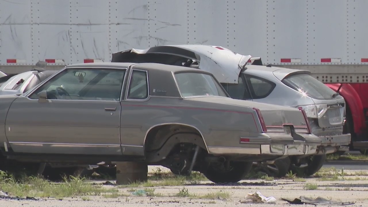Harvey police investigate alleged illegal tow yard