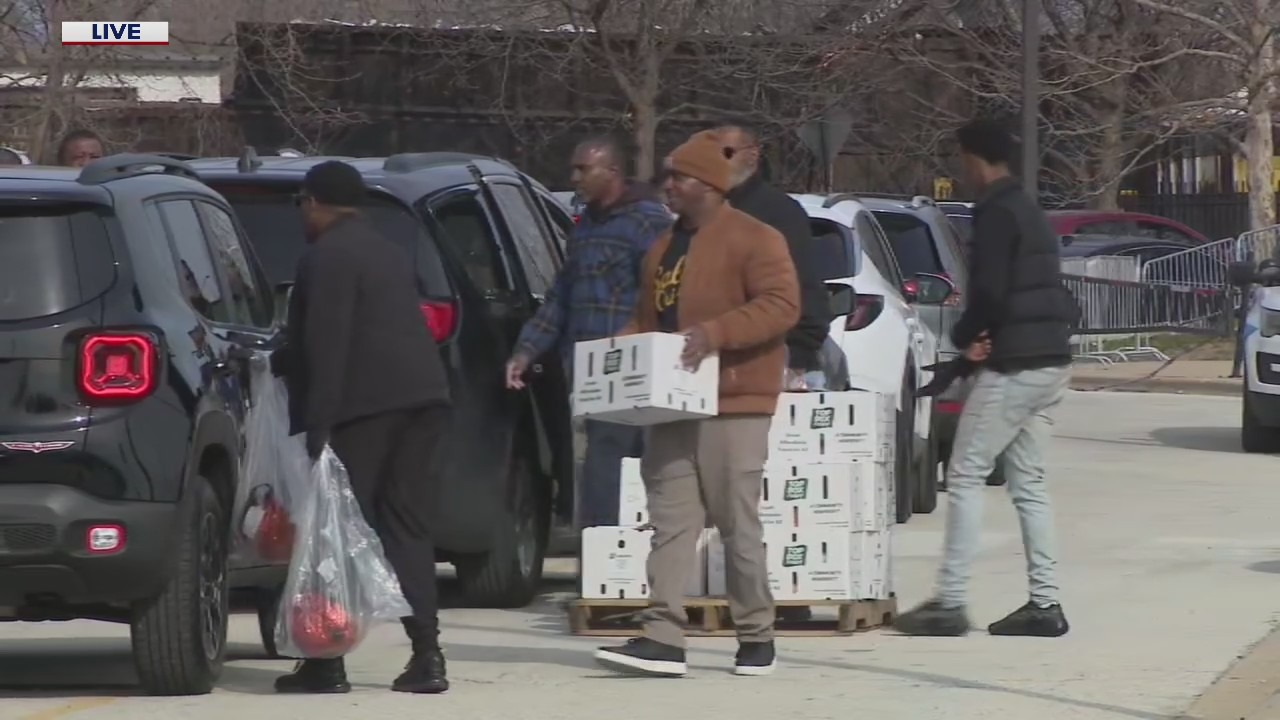 Easter giveaway ensures holiday meals for Chicago families