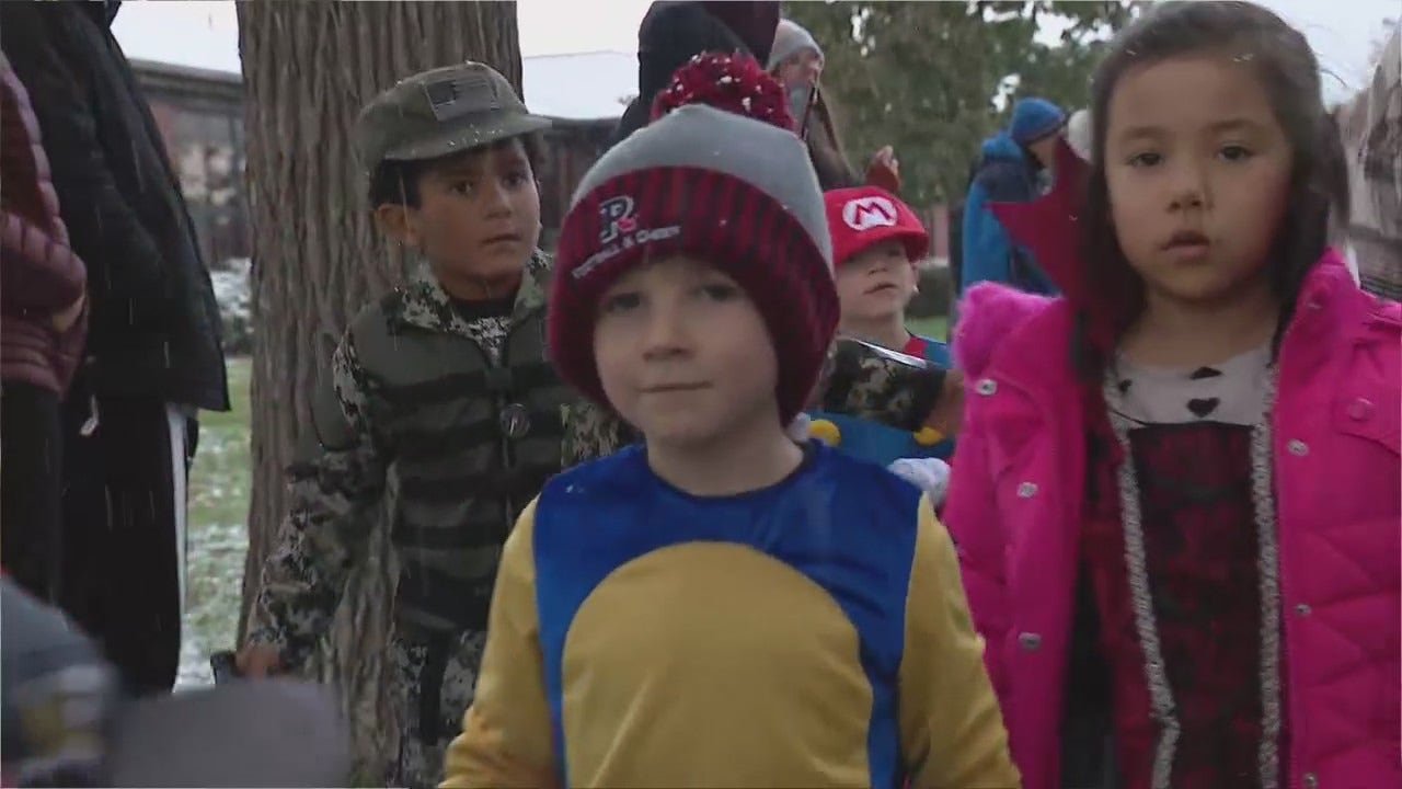 Park Ridge trickortreaters hit the streets on a chilly Halloween