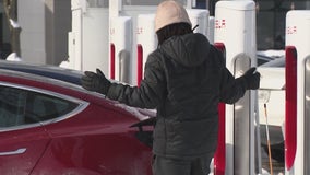 'Dead robots': Chicago's extreme cold knocks out Tesla cars