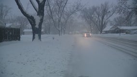 Chicago winter storm: IDOT crews work to keep roads clear, urge caution