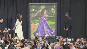 Chicago artist paints Oprah for Smithsonian