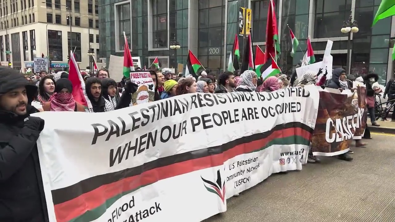 Protesters gather in Chicago over Middle East bombings