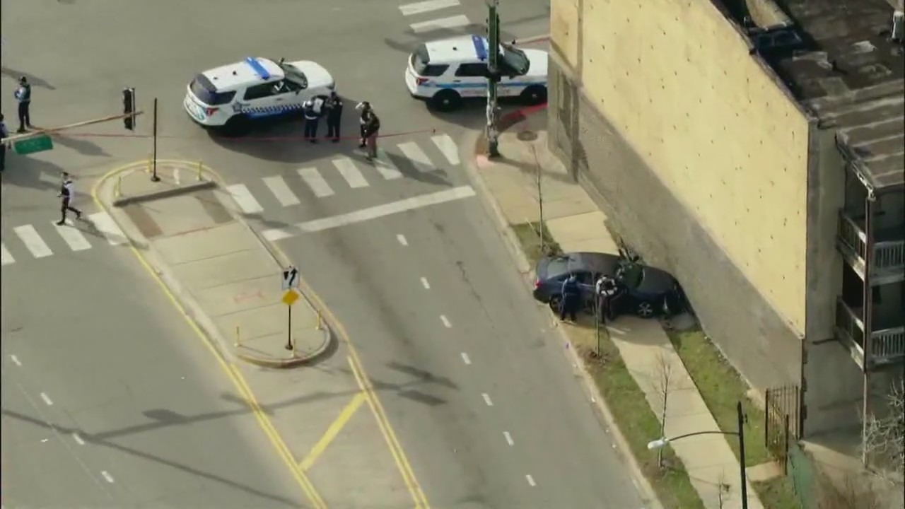 2 men traveling in vehicle killed on Chicago's South Side