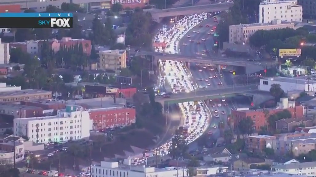 Fatal crash snarls traffic on 101 Freeway in Hollywood