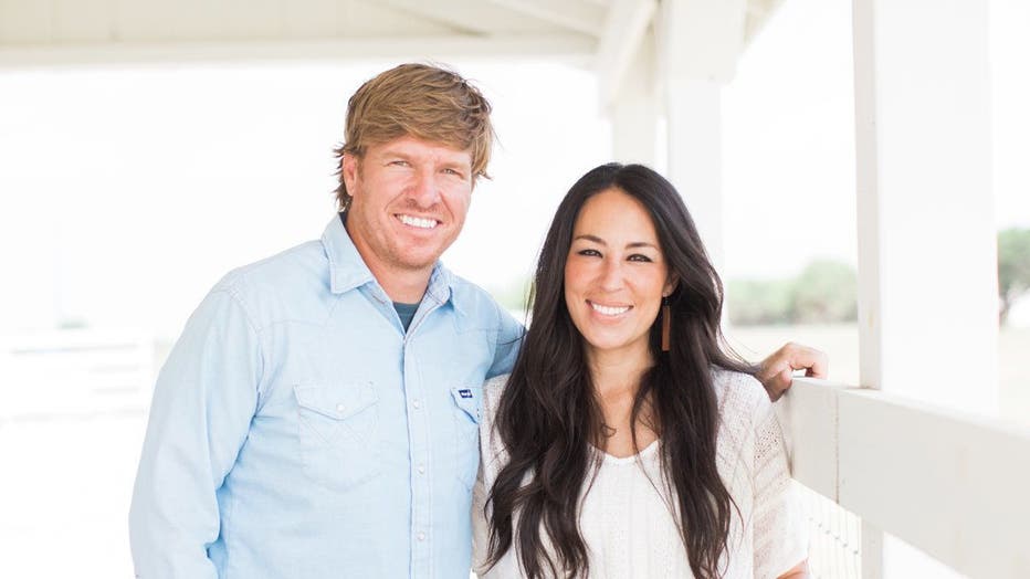 Chip and Joanna are coming to FOX! Here's a picture of them.