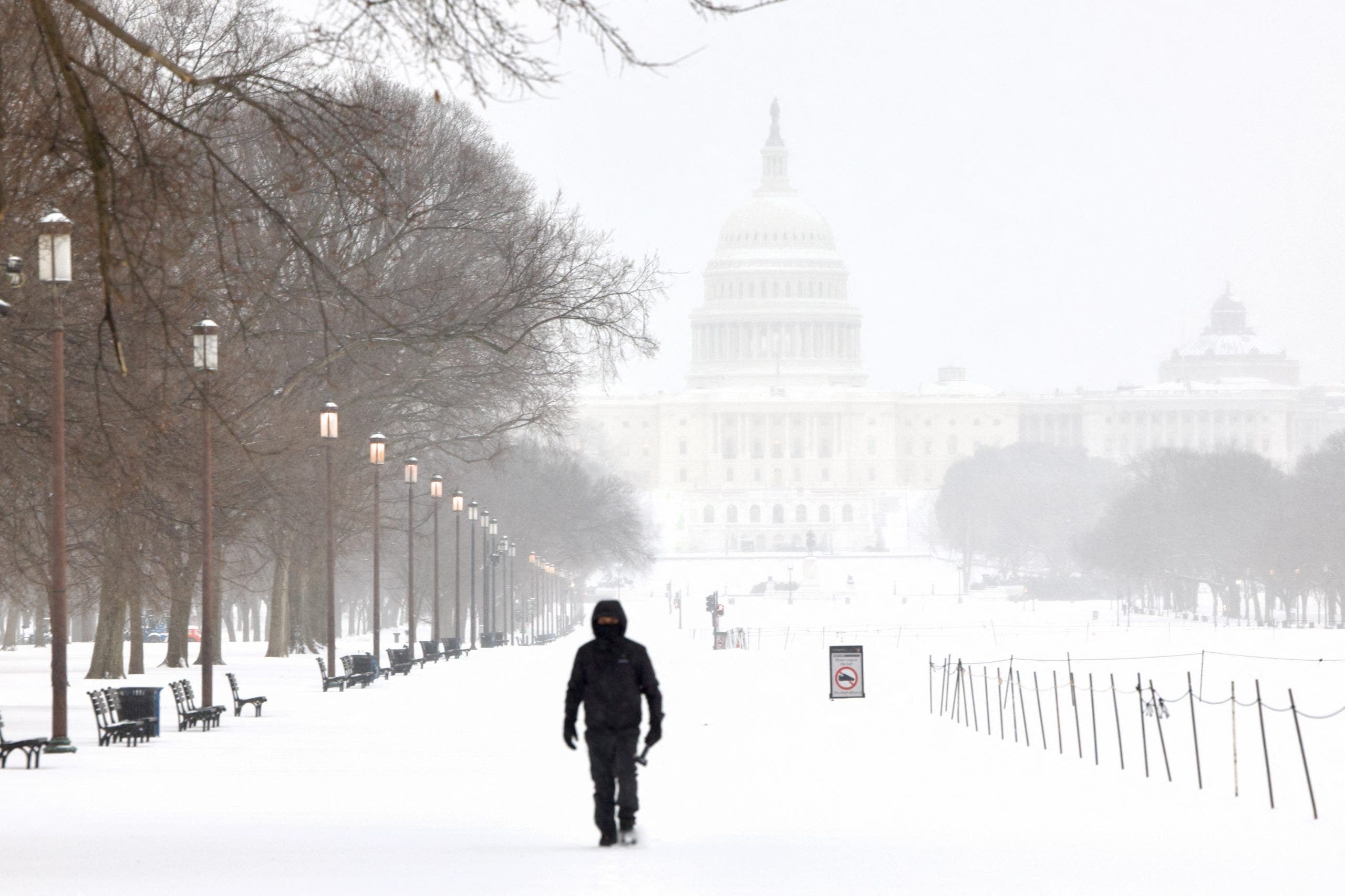 LIVE UPDATES: Winter storm hits DMV; track snow, ice, sleet