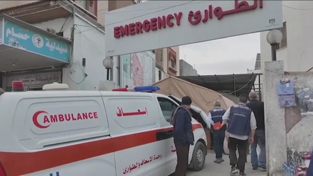 Medical facility in southern Gaza raided, casualties escalating