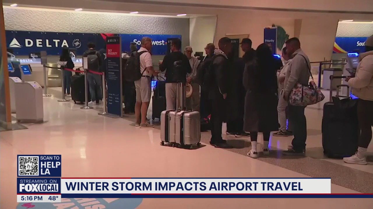 Winter storm impacts US airport travel