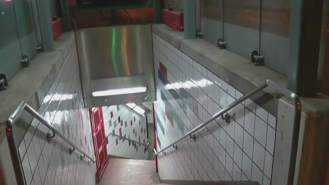 Man shot at during attempted robbery on CTA Red Line