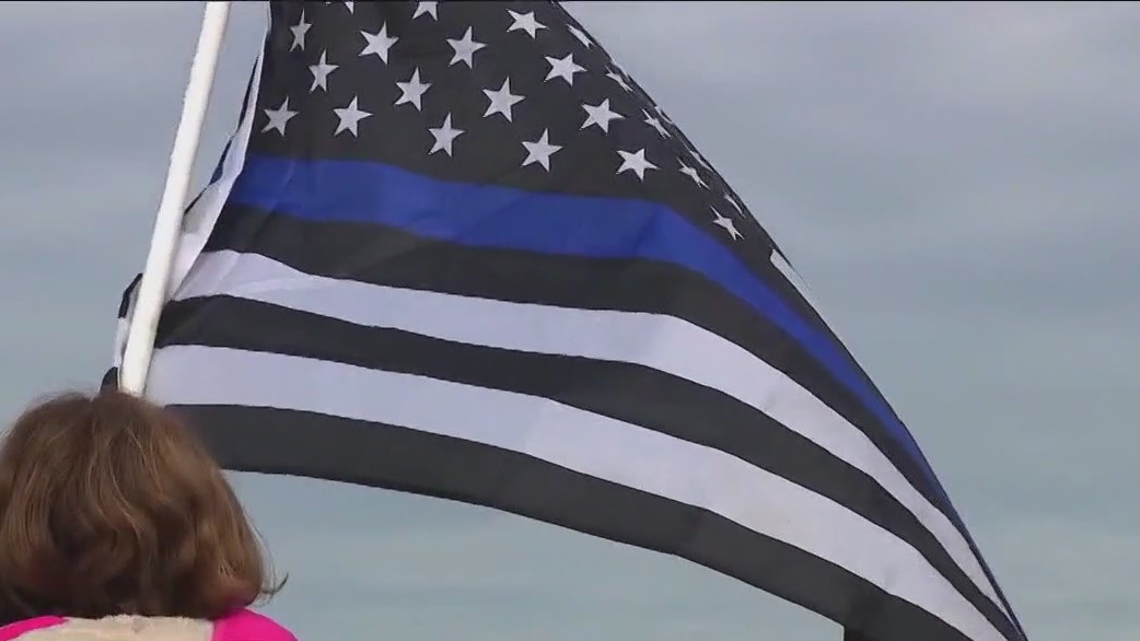 LAPD bans display of thin blue line flags