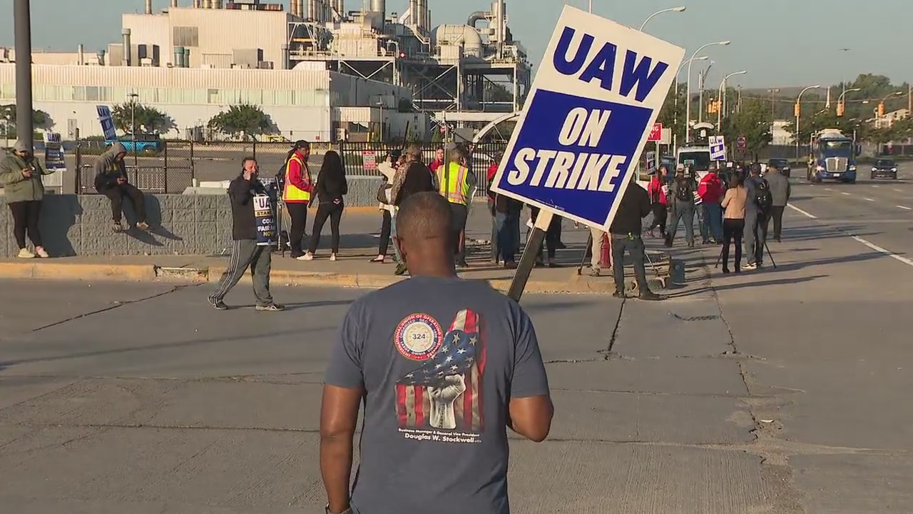 Experts analyze the unprecedented UAW move to strike at all of the Big Three