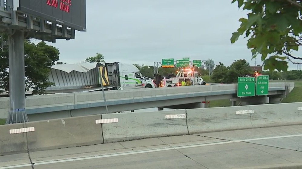 Semi-truck crash blocks I-94, I-96 ramp in Detroit