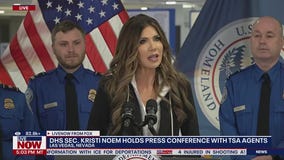 Sec. Noem holds press conference with TSA agents