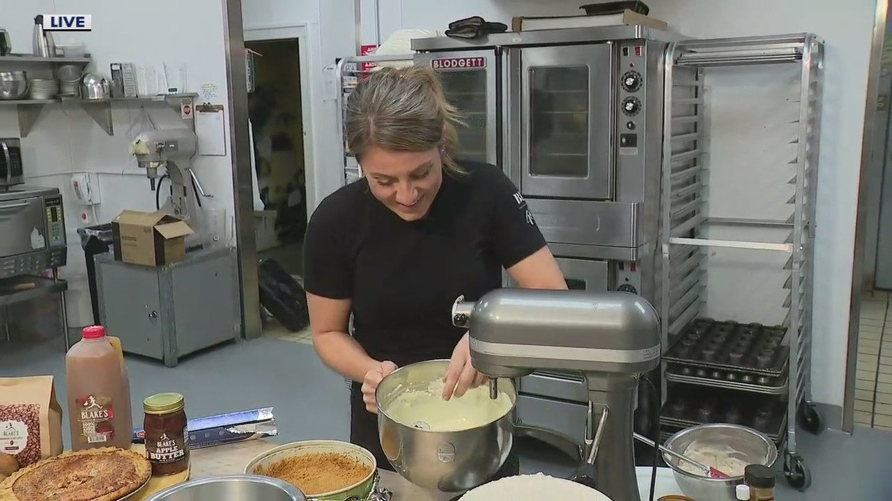 Making holiday desserts with Bakehouse 46