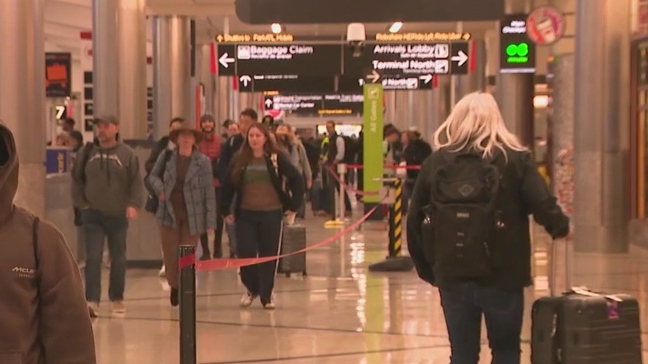 Almost 300 delays at ATL on Monday