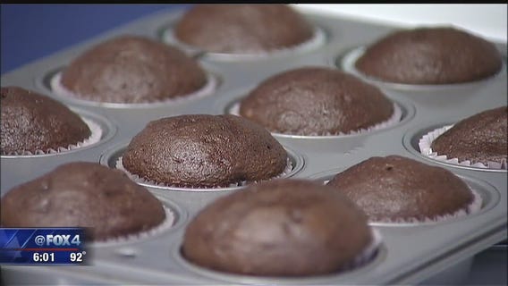 Students spend Labor Day selling cupcakes to benefit family of boy killed in car crash
