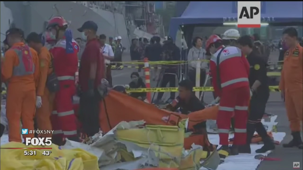 Boeing jetliner crashes