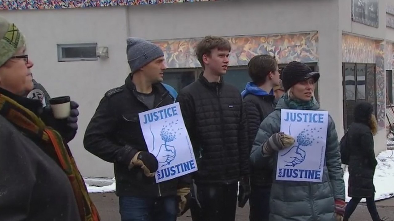 Community holds rally for Justine Damond following Noor charges