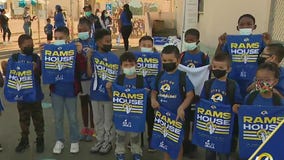 Rams to distribute 100,000 rally towels to students