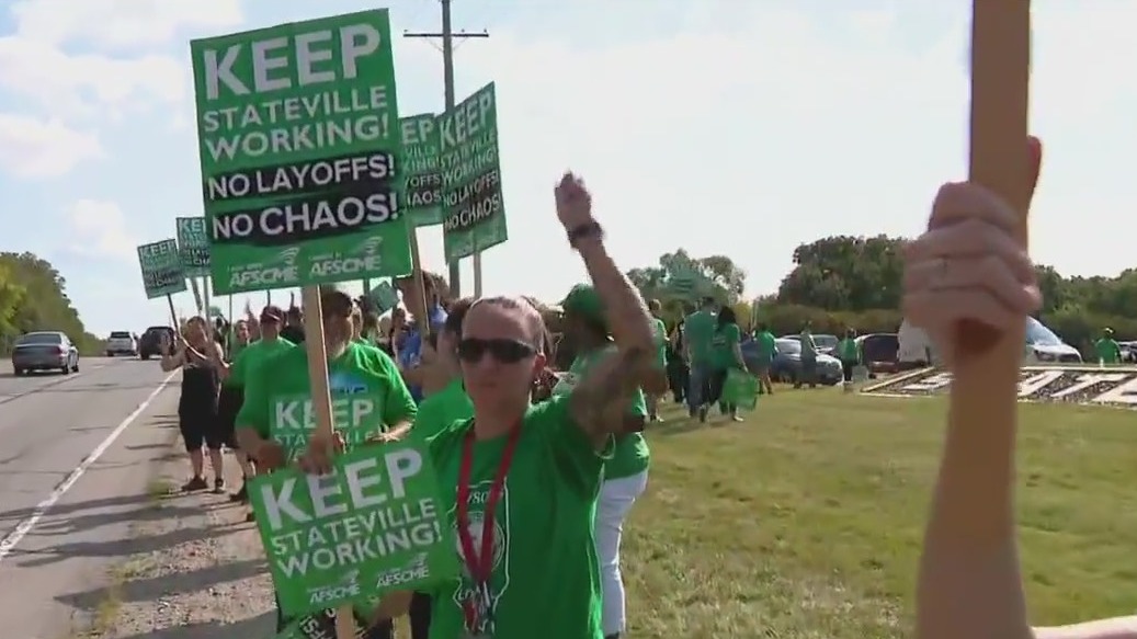 Employees rally against potential Stateville Correctional Center closure
