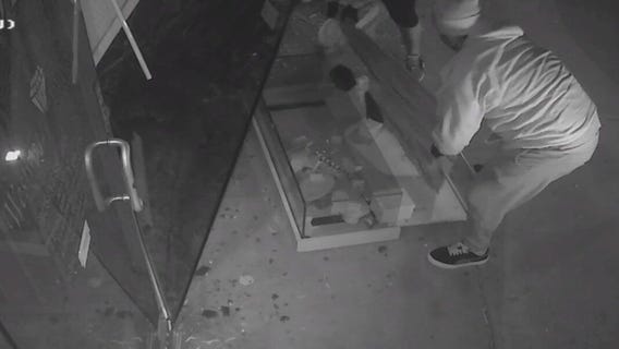 Suspects ram into Westwood jewelry store with car to break in, steal