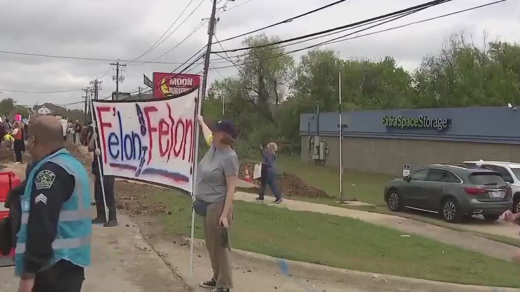 Protests continue at Austin Tesla dealership