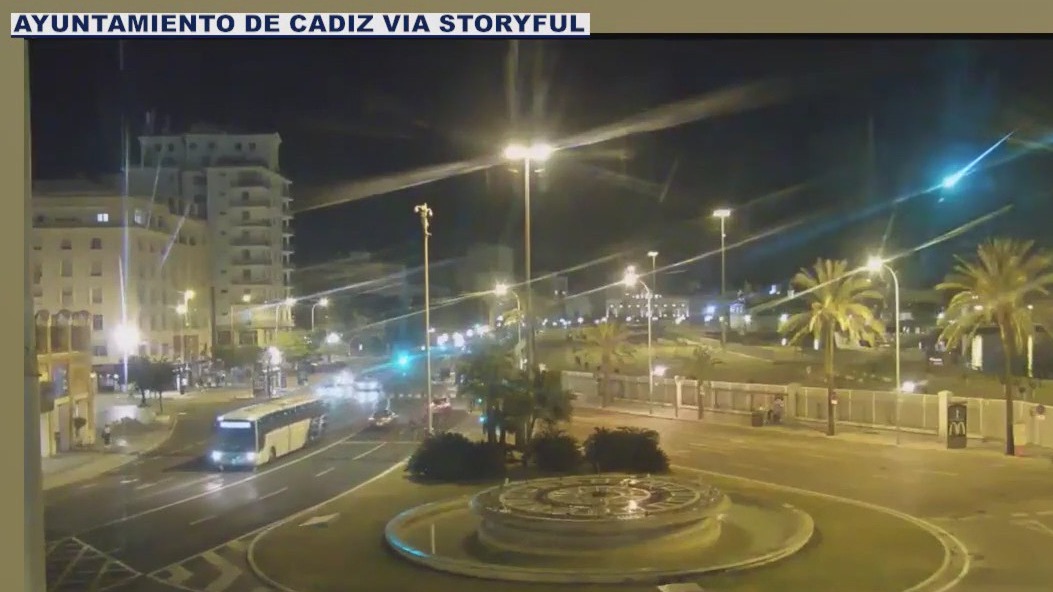 Blue-green meteor lights up night sky in Spain