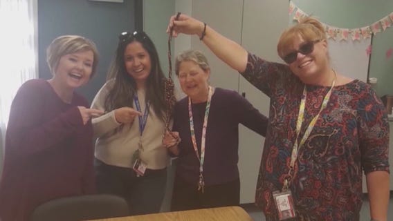 Palmdale school district meets to address noose picture