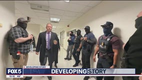 Brad Lander returns to Federal Plaza after charges dropped in immigration protest arrest