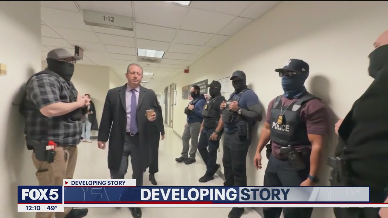 Brad Lander returns to Federal Plaza after charges dropped in immigration protest arrest