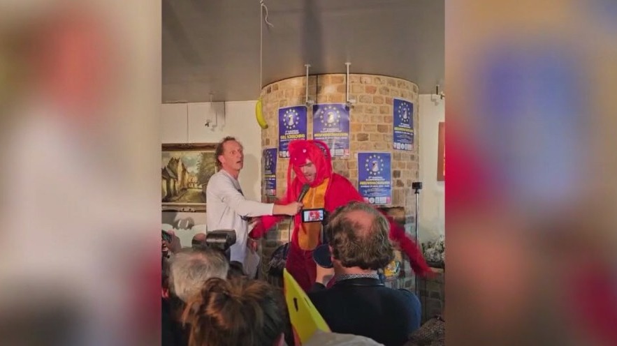 Boy wins seagull screeching contest